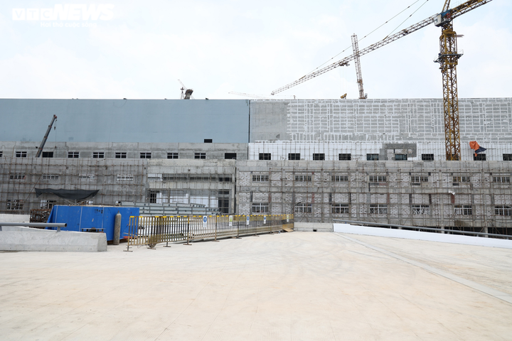 Ảnh: Nhà máy đốt rác 7.000 tỷ đồng lớn nhất Việt Nam vận hành thử nghiệm - 1