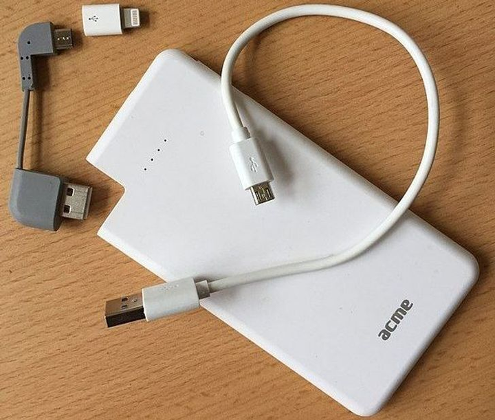 13 món đồ bé tẹo nên có trong túi xách để 'cứu nguy' cho nàng - 9