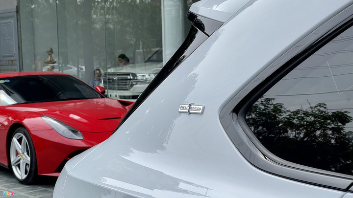 Bentley Bentayga V8 2021 với nội thất màu đặc biệt tại Việt Nam - 9