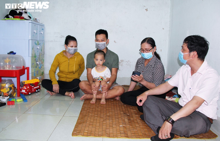 Dịch COVID-19 kéo dài, khó khăn bủa vây, nhiều công nhân rơi cảnh túng quẫn - 1