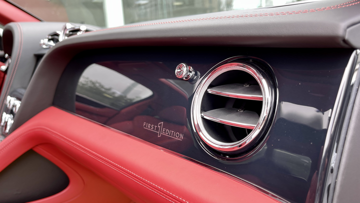 Bentley Bentayga V8 2021 với nội thất màu đặc biệt tại Việt Nam - 18