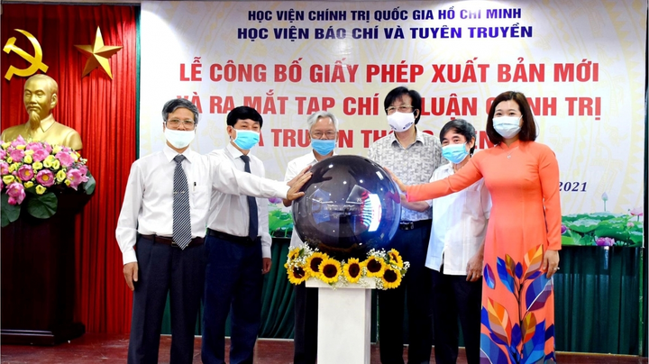 Ra mắt Tạp chí Lý luận chính trị và Truyền thông điện tử - 1