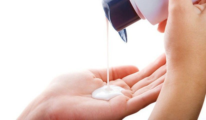 13 món đồ bé tẹo nên có trong túi xách để 'cứu nguy' cho nàng - 8