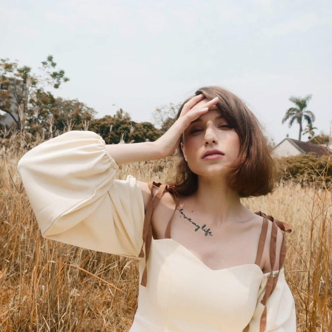 Chàng trai Hà Nội quyết rước nàng mẫu Tây về dinh sau trận đấu bóng đá điện tử - 2