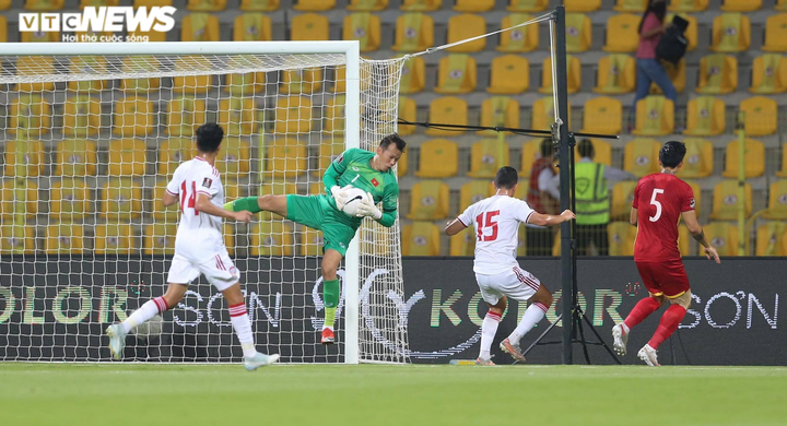 Trực tiếp bóng đá Việt Nam 2-3 UAE: Minh Vương tỏa sáng - 3