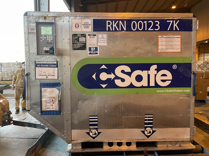 Vietnam Airlines vận chuyển gần 1 triệu liều vaccine Nhật Bản hỗ trợ vào TP.HCM - 3