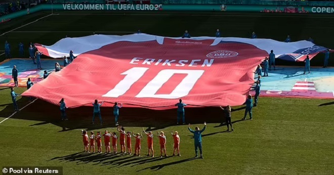 Cầu thủ Đan Mạch, Bỉ dừng bóng cổ vũ Eriksen, Lukaku rơi nước mắt - 5