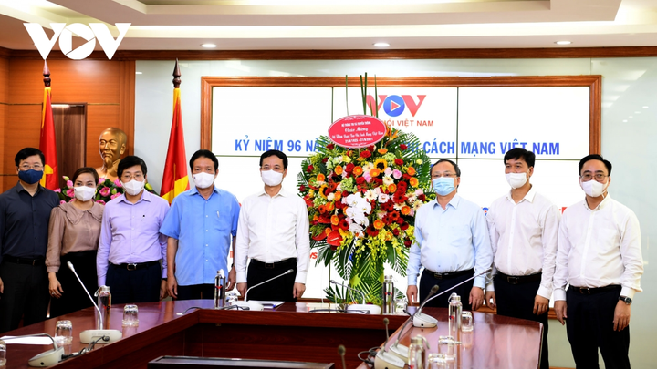 Bộ Thông tin và Truyền thông luôn đồng hành cùng VOV tạo ra bước phát triển mới - 4