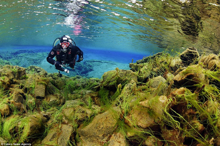 Rãnh nứt 'tử thần’ độc nhất thế giới: Nơi cùng lúc có thể chạm tay tới 2 lục địa - 5