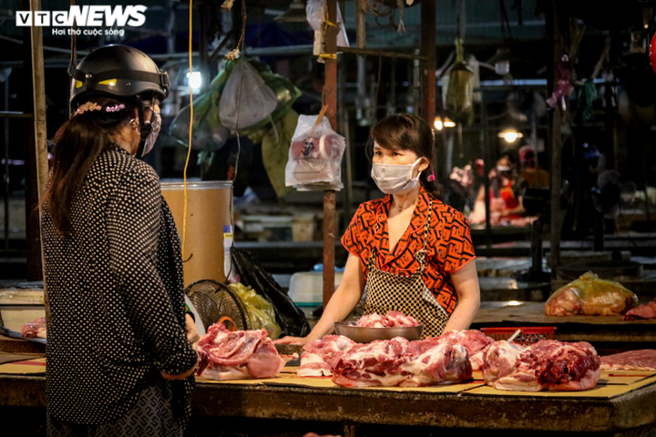 Ảnh: Tiểu thương Hà Tĩnh thức khuya, dậy sớm, vất vả mưu sinh giữa tâm dịch - 10