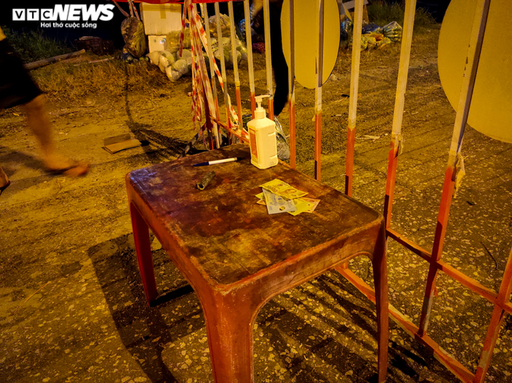 Ảnh: Tiểu thương Hà Tĩnh thức khuya, dậy sớm, vất vả mưu sinh giữa tâm dịch - 7