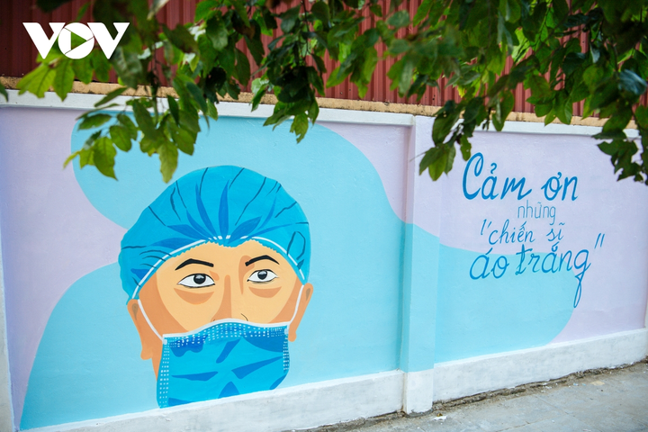 Ảnh: Độc đáo góc phố bích hoạ chống dịch COVID-19 tại Hà Nội - 11