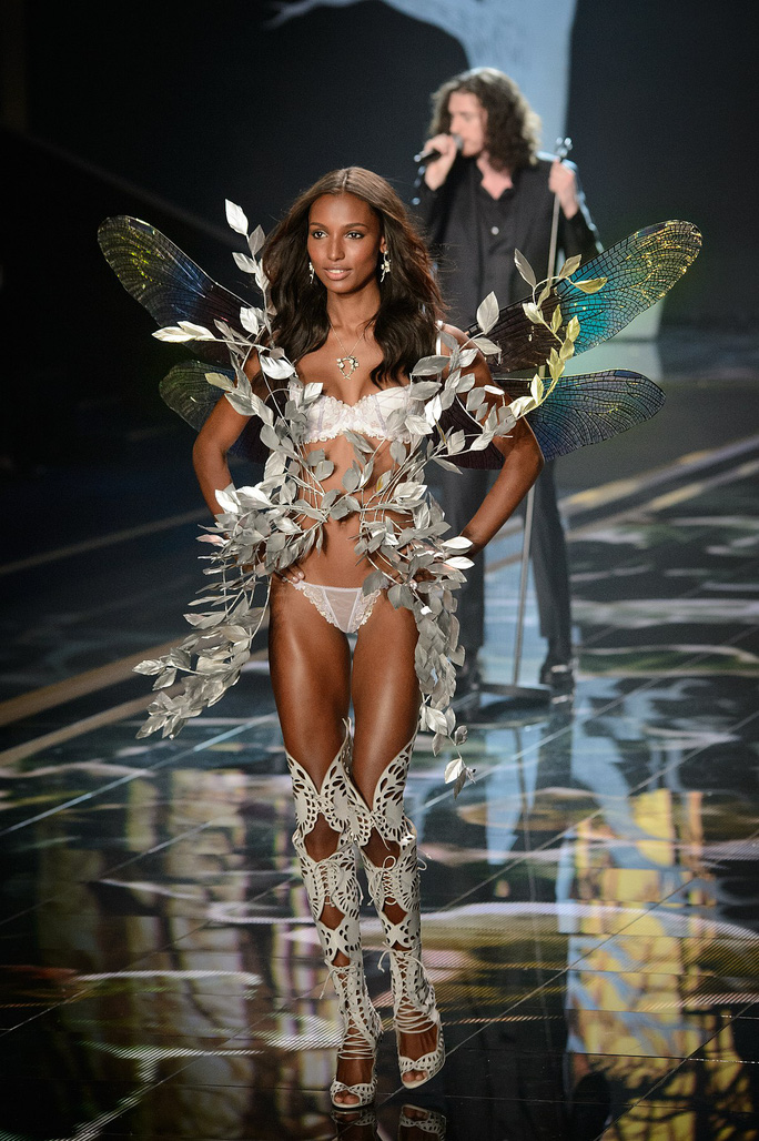 Victorias Secret xóa sổ thiên thần nội y - Ảnh 5. Xóa sổ các thiên thần nội y của Victoria's Secret - 5