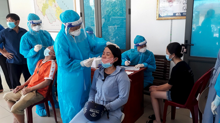 Hà Tĩnh ghi nhận 76 người dương tính SARS-CoV-2 - 1