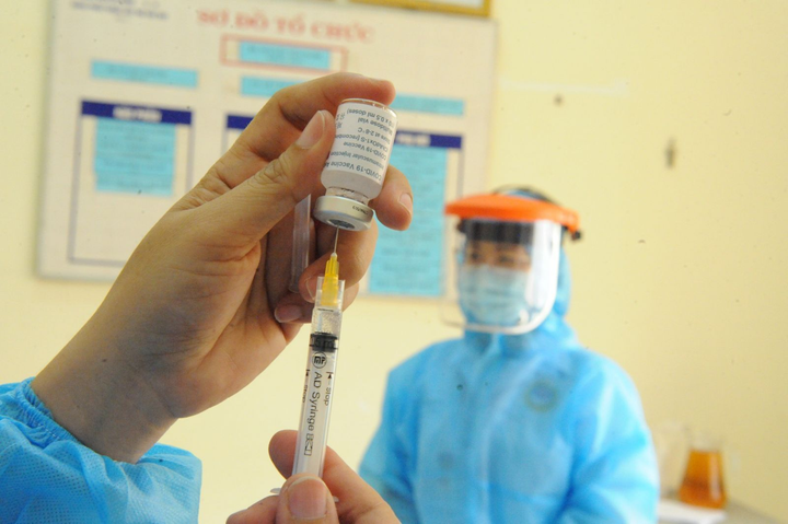 Long An đề xuất được chủ động mua vaccine COVID-19 - 1