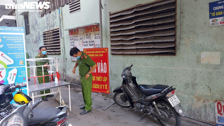 Thêm 5 trường hợp mắc COVID-19, liên quan nhân viên bảo vệ Công ty nhựa Duy Tân - 1