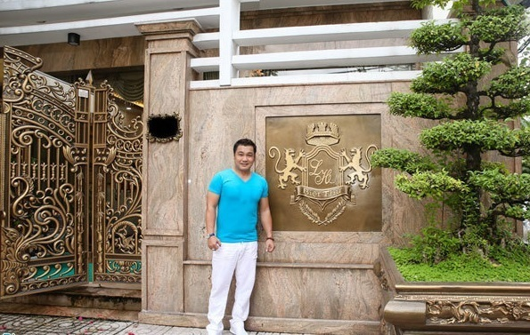 Ba tài tử cát-xê tính bằng vàng: Người sống biệt thự, người ở nhà thuê xập xệ - 6