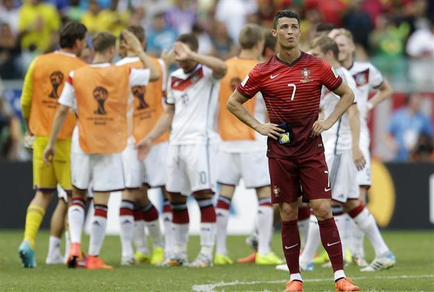 EURO 2020: Ronaldo xé lưới tuyển Đức, quên sự cố Coca-Cola - 3