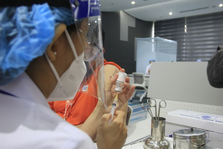 TP.HCM xin giữ lại tiền ủng hộ phòng chống dịch để mua vaccine COVID-19 - 1