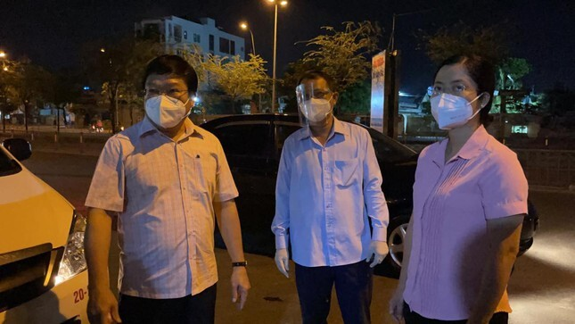 Ảnh: Phong tỏa 3 khu phố với gần 56.000 người ở TP.HCM - 4