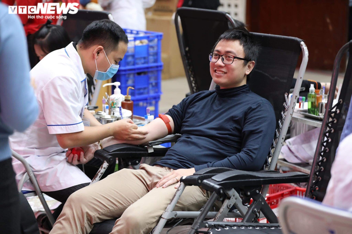 Khoảnh khắc phóng viên VTC News băng rừng, lội suối, đi vào tâm dịch tác nghiệp - 12