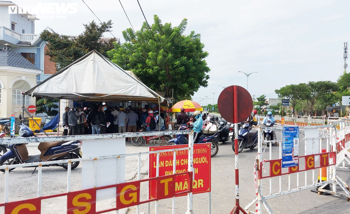 Bí thư Đà Nẵng: Giám sát dịch COVID-19 ở các chốt ‘còn rất qua loa’ - 1