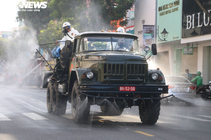 Đà Nẵng khẩn tìm người có mặt tại 31 địa điểm liên quan 10 ca mắc COVID-19 - 1