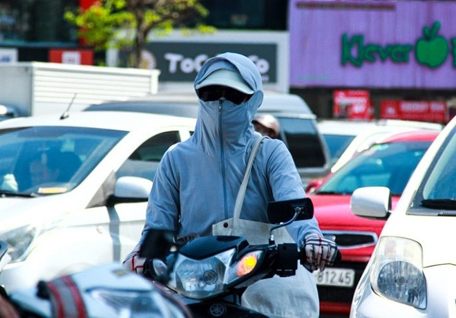 Nắng nóng đặc biệt gay gắt bao trùm Bắc và Trung Bộ, có nơi trên 41 độ C - 1