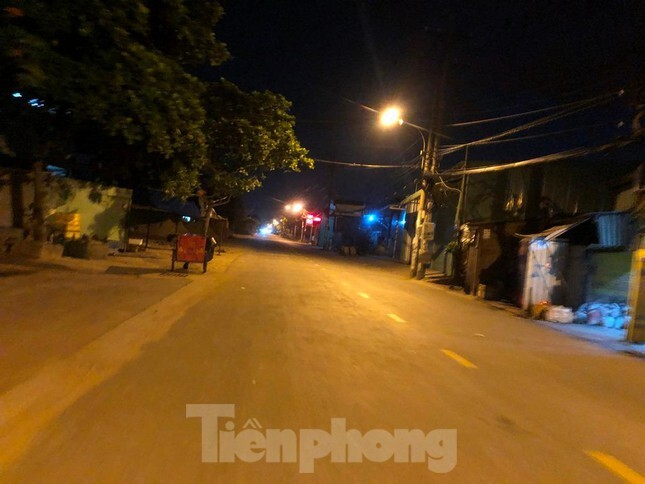 Ảnh: Phong tỏa 3 khu phố với gần 56.000 người ở TP.HCM - 8