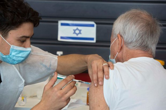Vì sao Israel vừa chuyển vaccine, Palestine đã trả lại? - 1