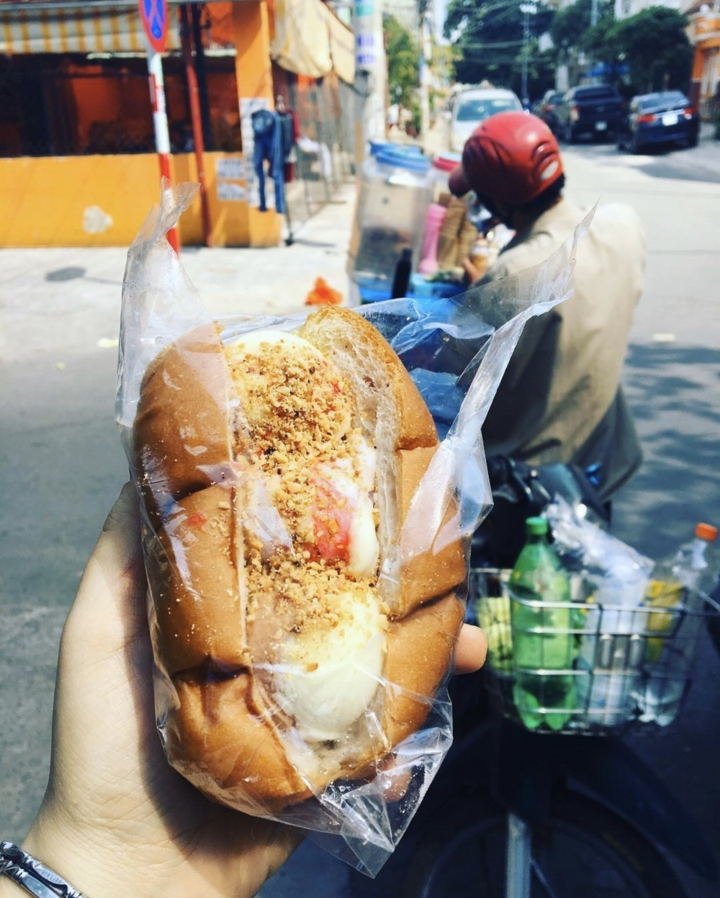 Bánh mì kẹp kem và tiếng leng keng gọi ký ức tuổi thơ ùa về của thế hệ 7X-8X - 5