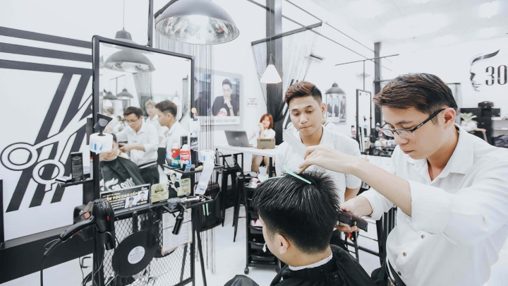 Mở cửa tiệm kinh doanh dịch vụ cắt tóc, gội đầu năm 2020 đúng Luật