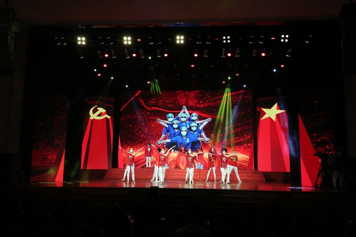 Tập đoàn Sun Group ủng hộ TP Hà Nội 55 tỷ đồng mua vaccine phòng chống COVID-19 - 1