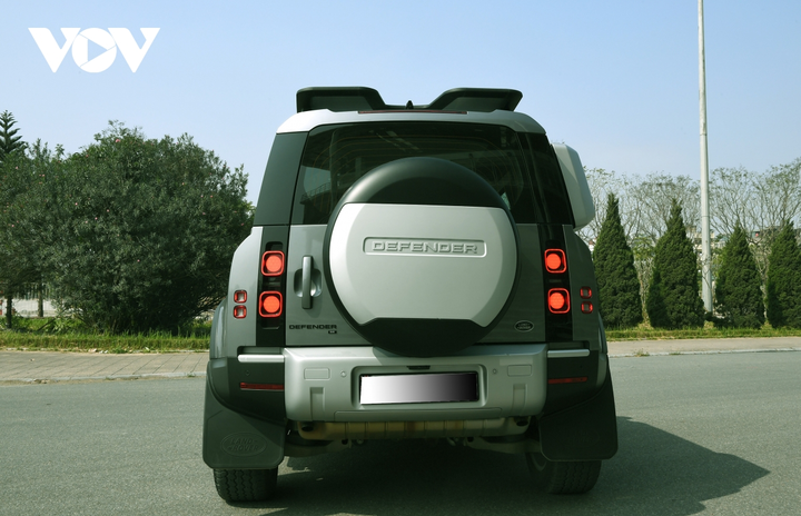 Land Rover Defender - mẫu SUV địa hình được mong đợi - 14
