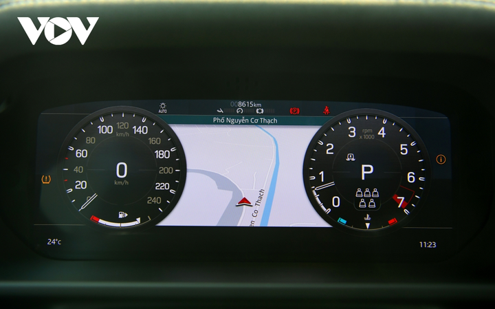 Land Rover Defender - mẫu SUV địa hình được mong đợi - 21