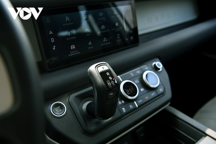 Land Rover Defender - mẫu SUV địa hình được mong đợi - 20