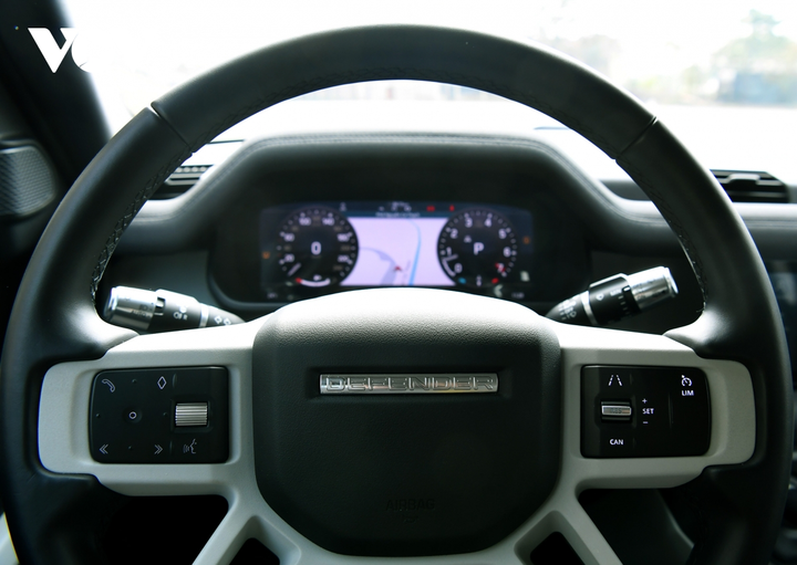 Land Rover Defender - mẫu SUV địa hình được mong đợi - 18