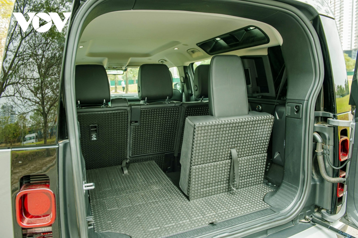 Land Rover Defender - mẫu SUV địa hình được mong đợi - 26