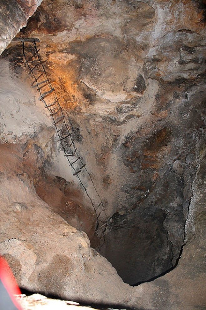 Khám phá ‘đường đến địa ngục’ uốn lượn và sâu hun hút bằng tòa nhà 75 tầng - 6