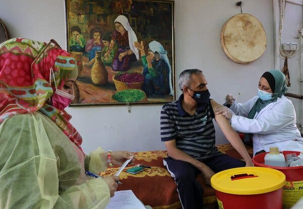 Vì sao Israel vừa chuyển vaccine, Palestine đã trả lại? - 2