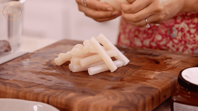 trend làm tokbokki bằng bánh tráng ở hàn ảnh 2 Hàn Quốc sốt điên đảo món 'tokbokki kiểu Việt Nam' - 2