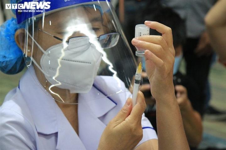 Bình Dương đề nghị Bộ Y tế xem xét phân bổ lượng vaccine nhiều nhất có thể - 1