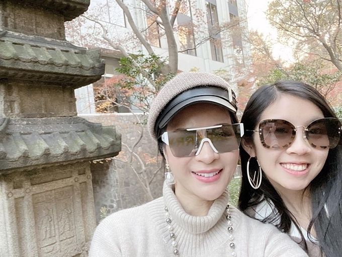 Nhan sắc có thừa, em chồng Hà Tăng và ái nữ nhà sao không vào Vbiz vì điều này - 8