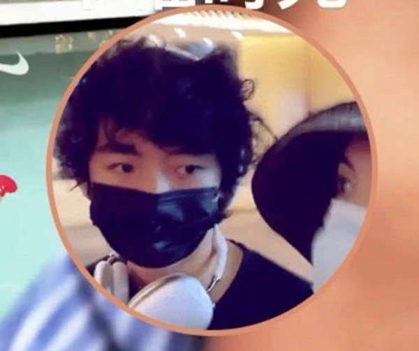 Trương Bá Chi tay trong tay với trai lạ, fan đoán già đoán non - 3