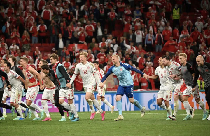 Ngược dòng ngoạn mục vượt vòng bảng, Đan Mạch giữ trọn lời hứa với Eriksen - 4