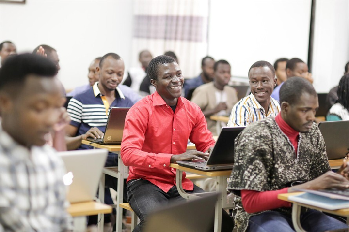 Vì sao các trường đại học Việt Nam khó đón nhận du học sinh về học? - 1