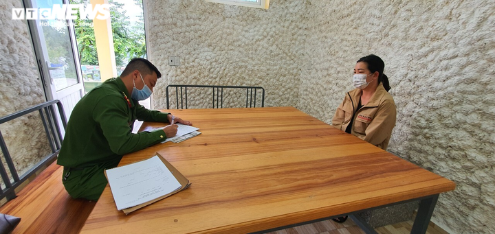 Nguyên Phó chánh Văn phòng Huyện ủy ở Lâm Đồng chiếm đoạt 7,3 tỷ ra trình diện - 1