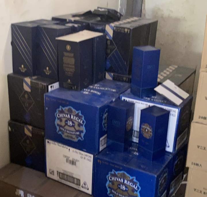 Tổng tấn công 8 kho hàng Hà Nội, Hưng Yên livestream bán hàng không rõ nguồn gốc - 2