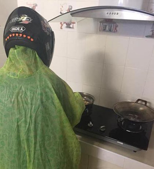 Giật mình trước các 'tuyệt chiêu phòng thủ' của đấng mày râu khi vào bếp - 6