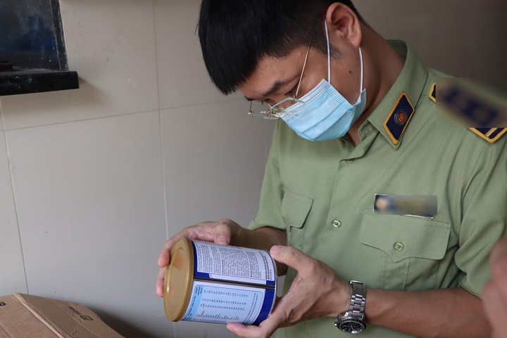 Tổng tấn công 8 kho hàng Hà Nội, Hưng Yên livestream bán hàng không rõ nguồn gốc - 4